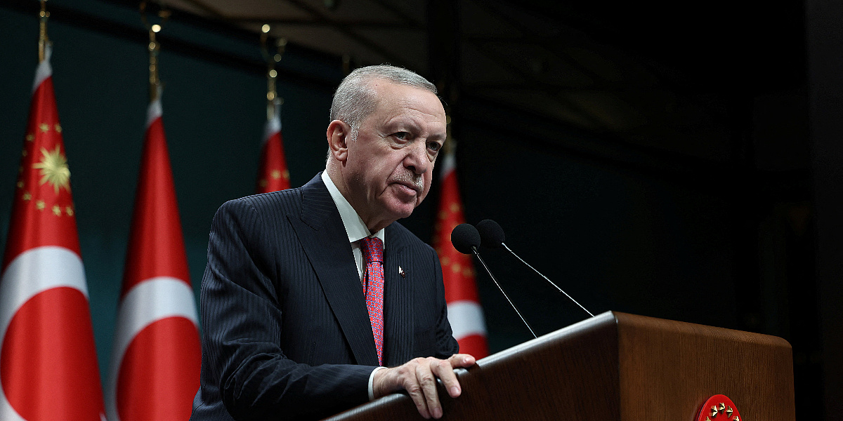 Erdoganov saradnik tvrdi: Turska prenosi poruke između Irana i Amerike