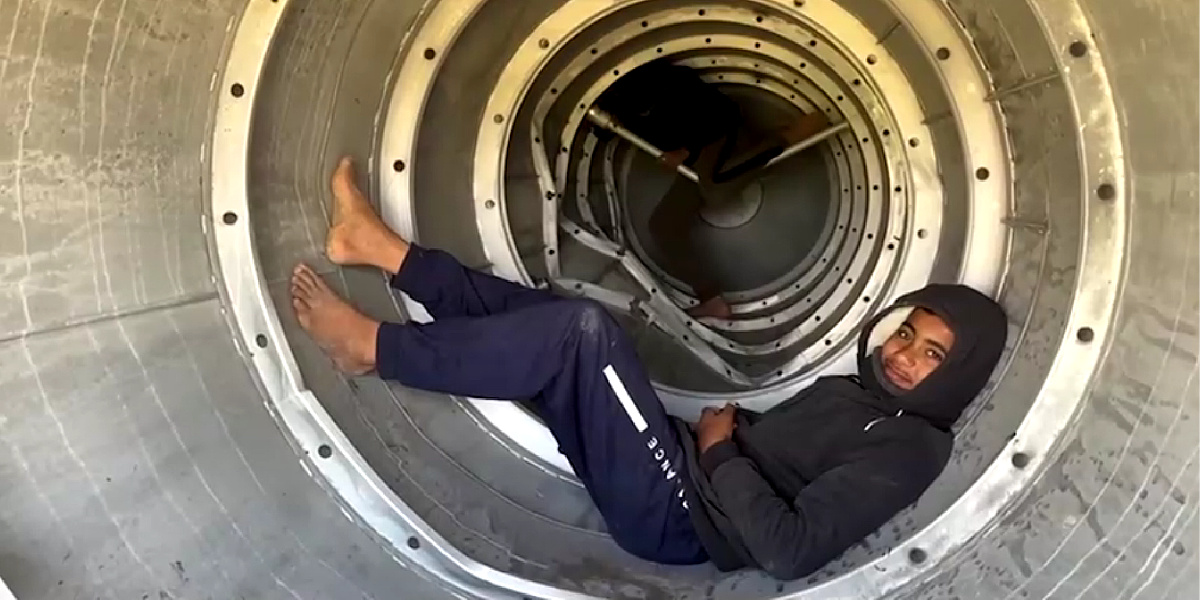 Koliko su velike iranske rakete najbolje pokazuju djeca beduina koja se igraju s ostacima projektila