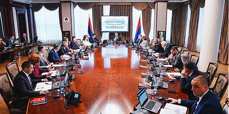 Savo Minić i ministri u Vladi RS-a sebi povećali plate za pet posto: Donesena odluka i za javni sektor