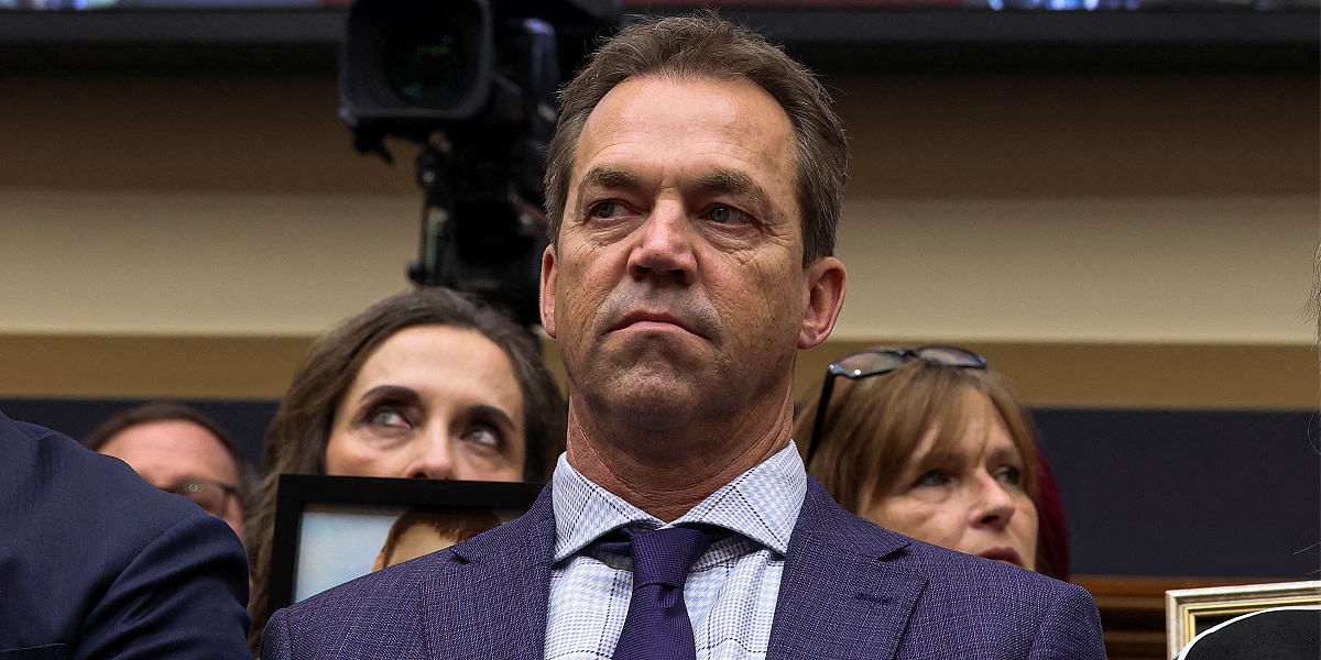 Skandal u porodici bivše Trumpove ministrice: Muž joj se preoblačio u žene, imao je bizaran fetiš