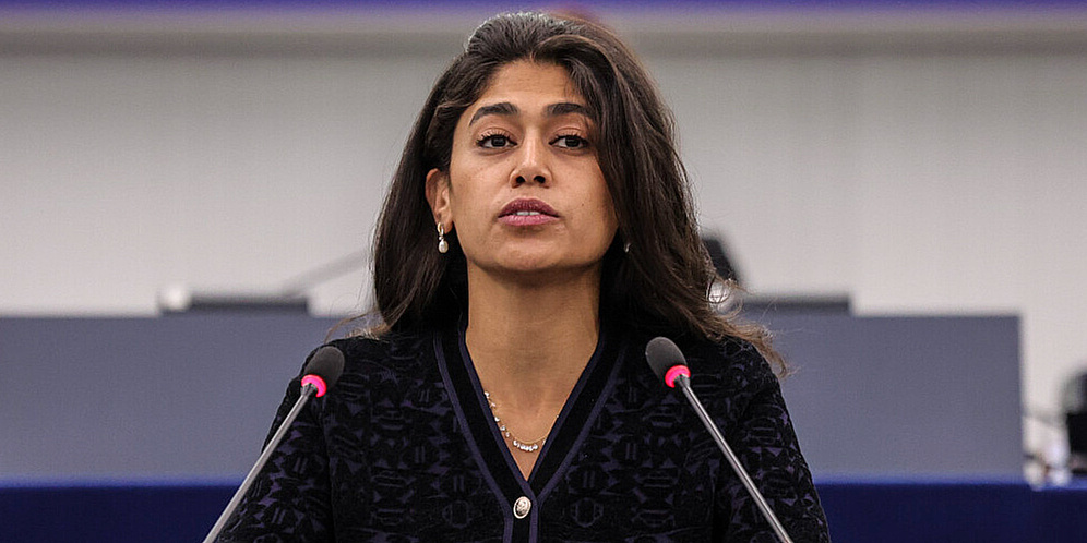 Skandal u Parizu: Eurozastupnica privedena zbog veličanja terorizma, policija joj u torbi našla drogu