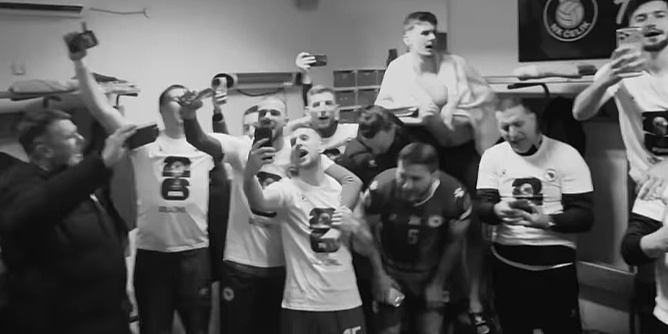 Poruka Vasilja dugo će odjekivati BiH, objavio je i sjajan snimak slavlja iz svlačionice