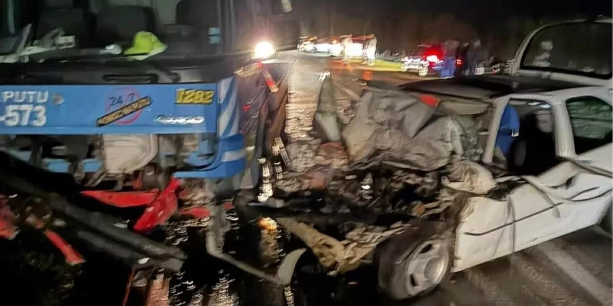 Stravična nesreća kod Dervente: Poginuli sveštenik i njegova supruga, djeca u bolnici