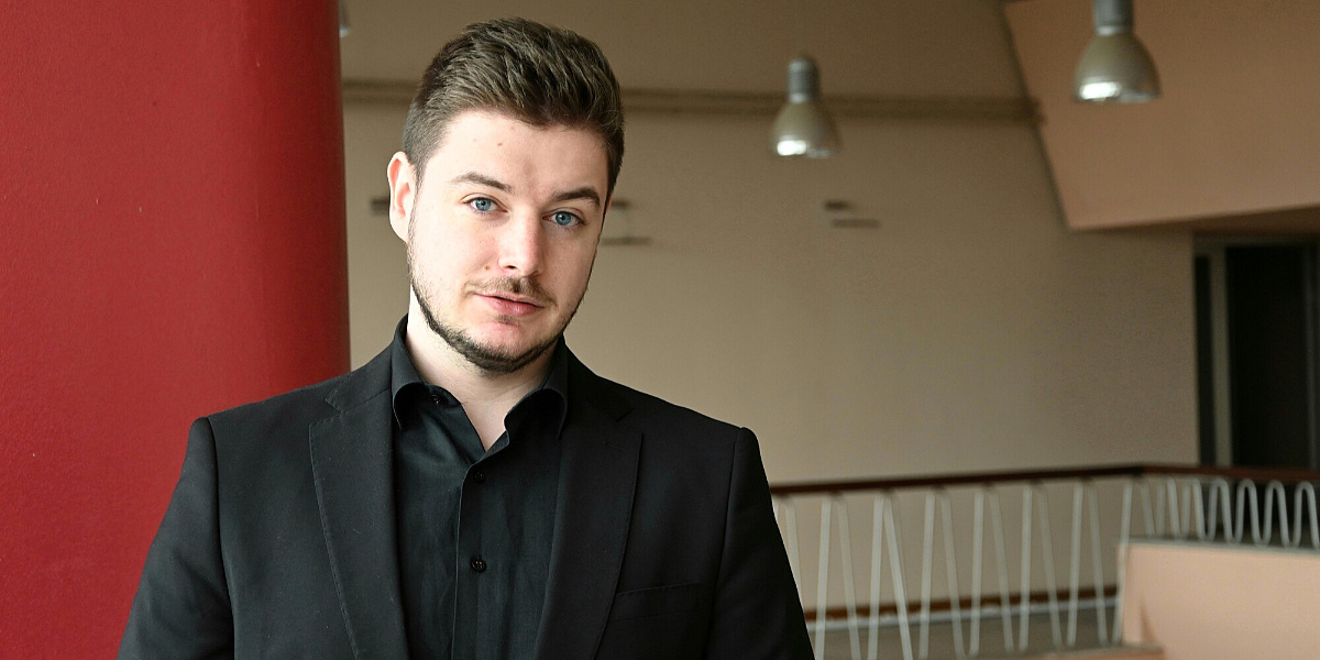 Književnik Faris Šačić: Vjerujem da će se u narednih 10 ili 20 godina dogoditi zanimljiv obrat zbog prezasićenosti informacijama