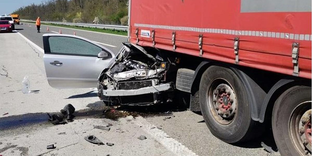 Stravična saobraćajna nesreća u Hrvatskoj: Poginuo državljanin BiH, saputnica zadobila teške povrede