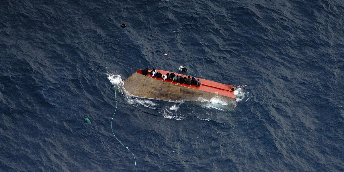 Tragedija u Sredozemnom moru: Prevrnuo se brod s migrantima, više od 70 ljudi nestalo