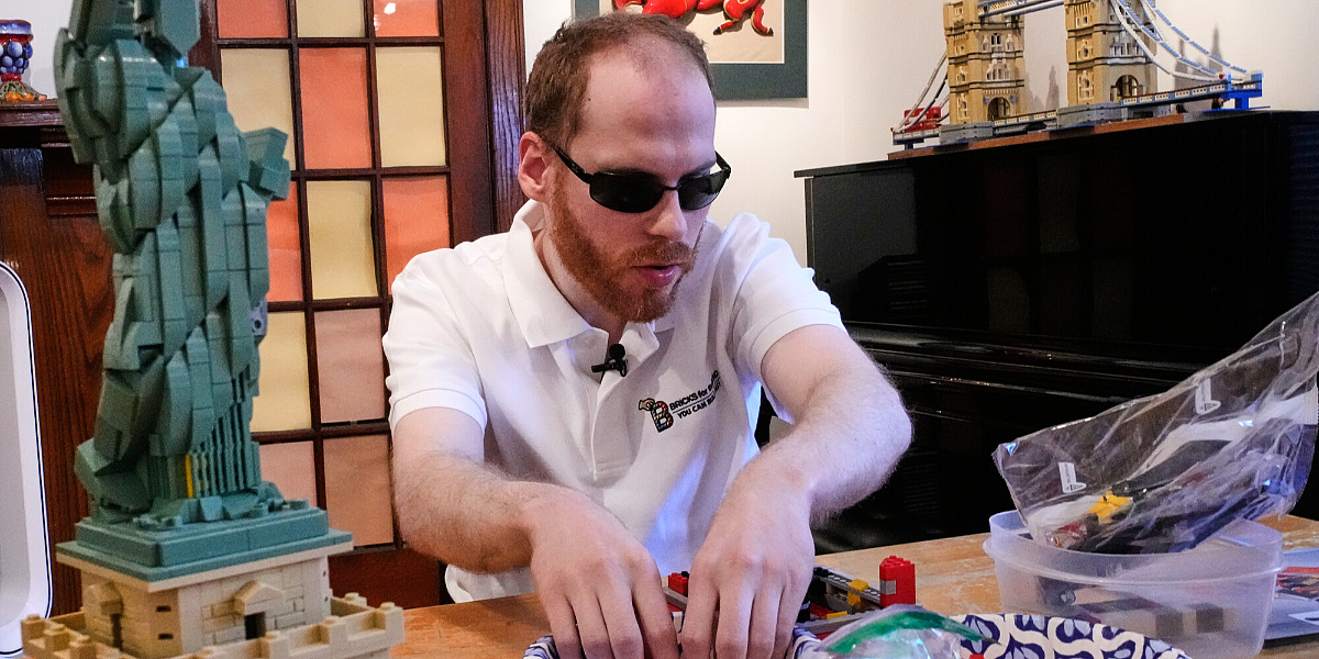Matthew obožava slagati Lego, ali mu je zbog sljepoće to bilo teško: Sada podučava druge koji imaju poteškoća s vidom