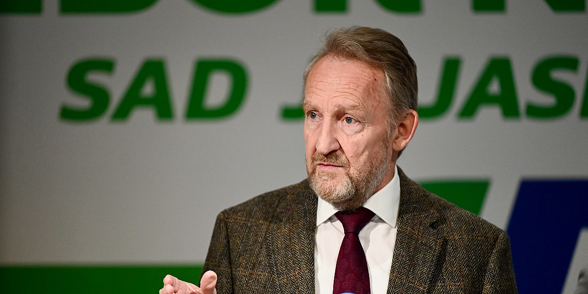 Press konferencija SDA nakon sjednice Predsjedništva stranke, obratio se Bakir Izetbegović