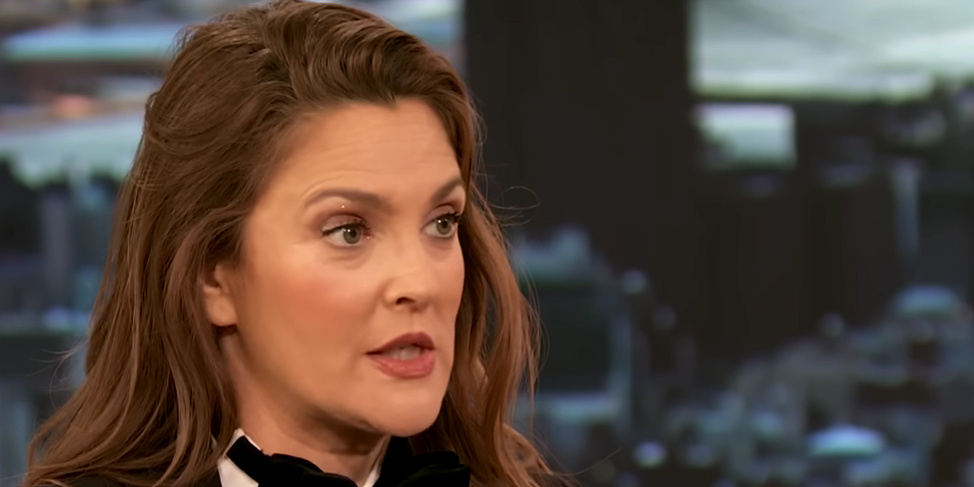 Drew Barrymore se rasplakala kada je govorila o nesigurnostima o svom tijelu: Osjećam se iscrpljeno