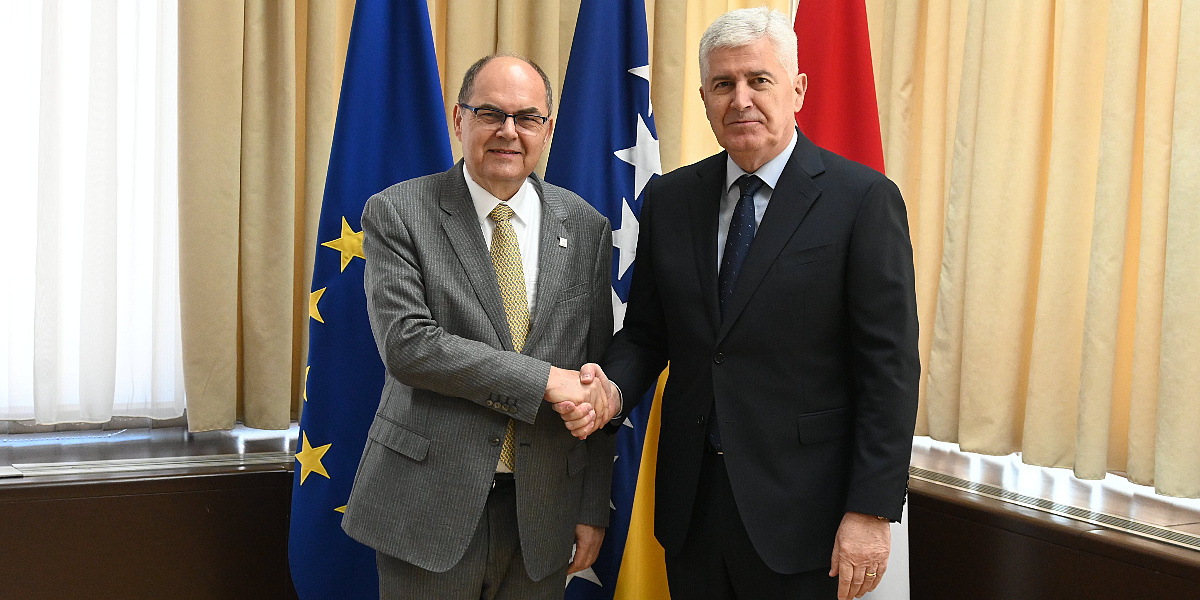 Schmidt razgovarao s Čovićem o radu Parlamentarne skupštine BiH koji HDZ i SNSD mjesecima blokiraju