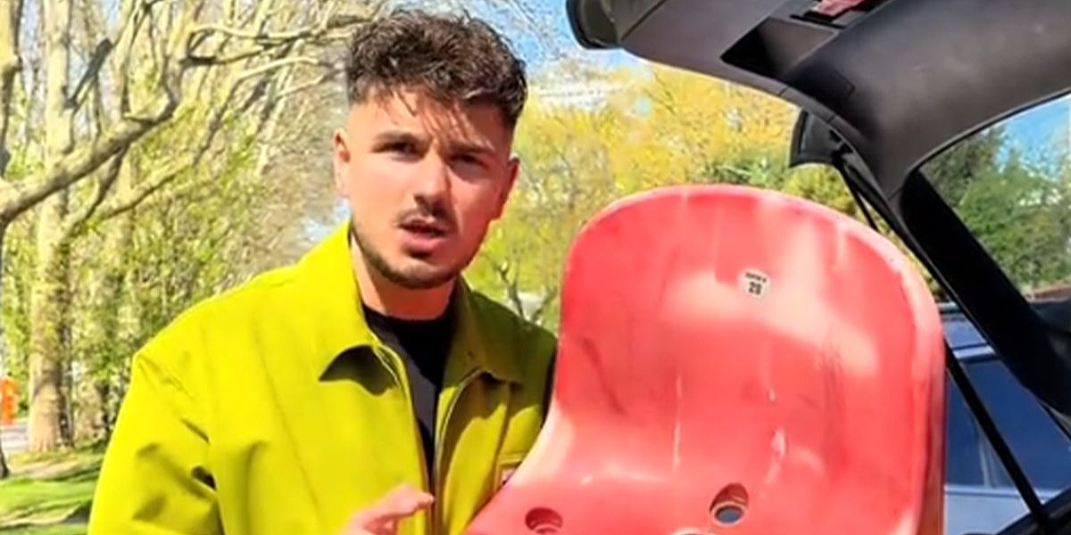 Navijač iščupao stolicu s Bilinog polja i odnio je u Njemačku da je potpiše Demirović, pogledajte šta se desilo