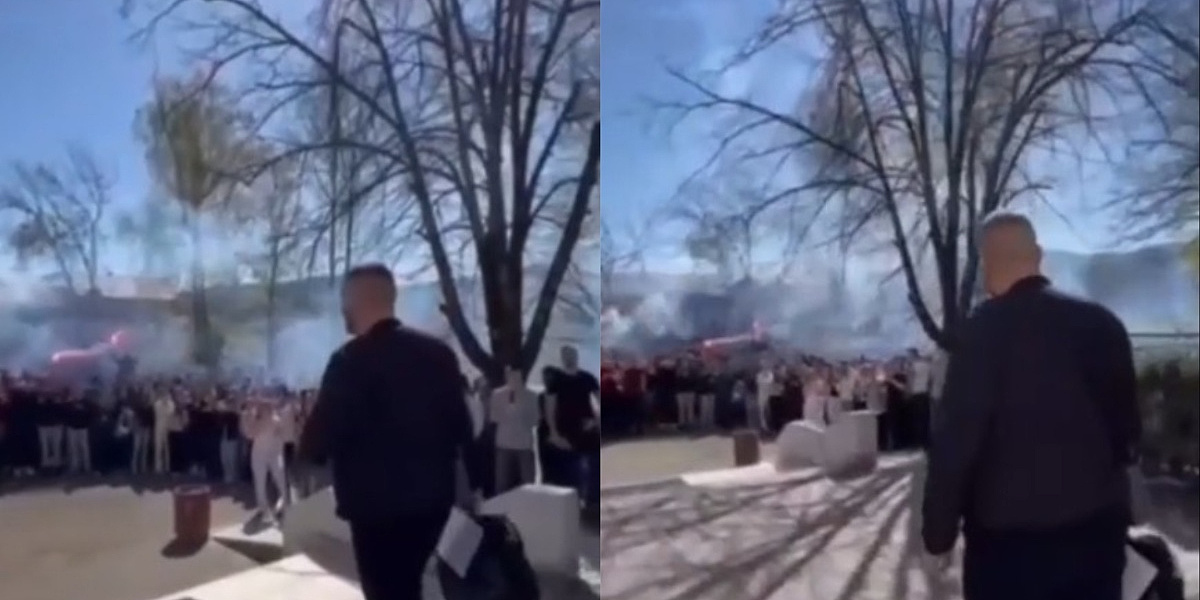 Ispraćaj kakav se pamti: Profesor Anel Hajirić napušta banjalučku školu, učenici se oprostili od njega bakljadom