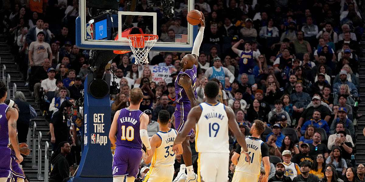 James predvodio Lakerse do pobjede protiv Golden Statea, New York u derbiju bolji od Bostona