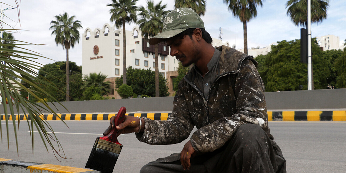 Jake policijske snage kontroliraju Islamabad dok se Pakistan priprema za historijske pregovore Irana i SAD-a