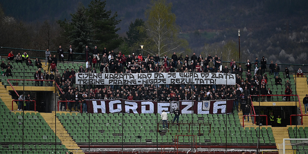 Horde zla nezadovoljne vođenjem kluba, podigli su novu parolu protiv Ismira Mirvića