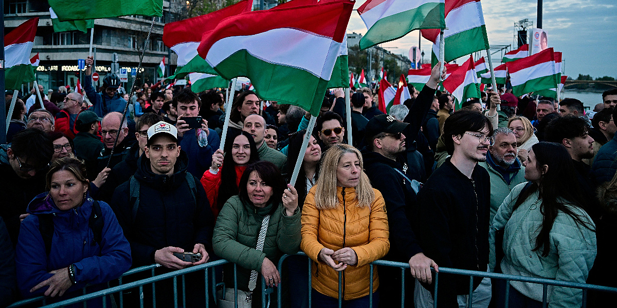 Završeno je glasanje u Mađarskoj, nezvanične ankete daju uvjerljivu prednost Peteru Magyaru