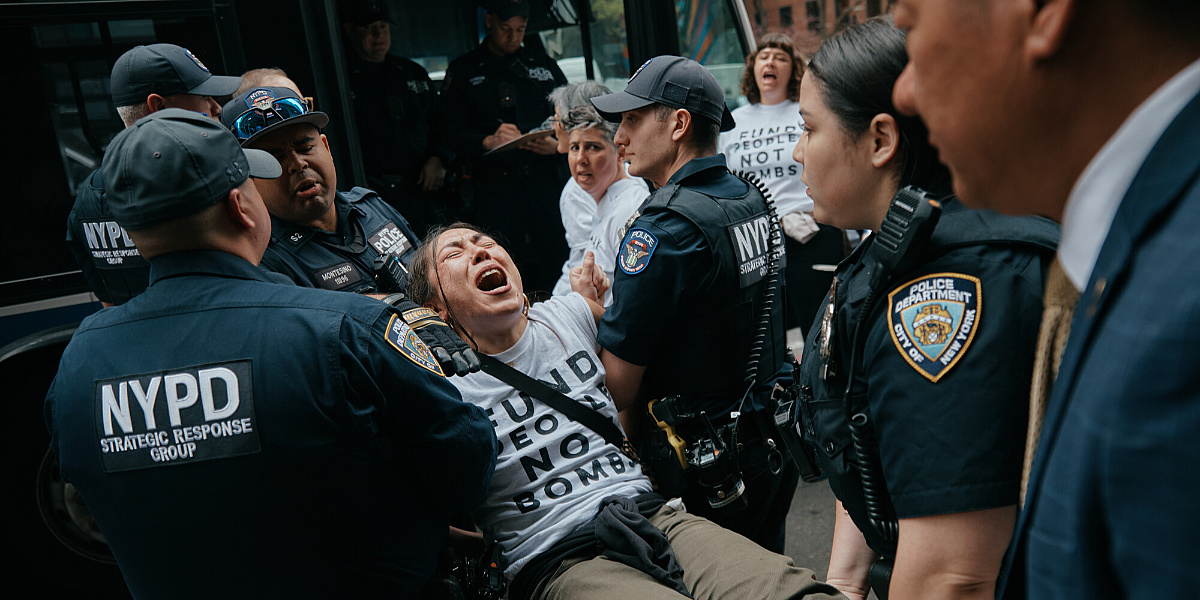 Blizu 100 demonstranata uhapšeno u New Yorku tokom protesta kojim traže zabranu prodaje oružja Izraelu