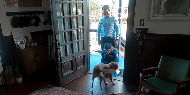 Dirljivi susret astronautkinje Christine Koch i njenog psa nakon povratka iz svemira osvojio je mreže