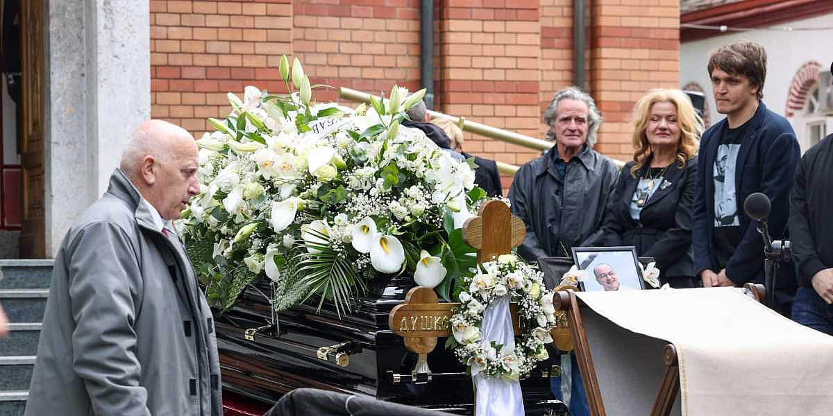 Duško Vujošević sahranjen u Beogradu uz stihove legendarne hrvatske pjevačice