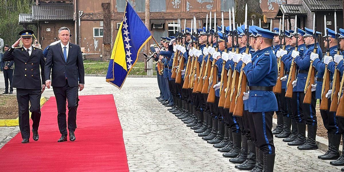 Kod Živinica obilježen Dan Armije RBiH, Bećirović poručio da je NATO ...