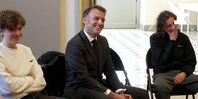 Srednjoškolac prekinuo Macrona i ismijao ga zbog 