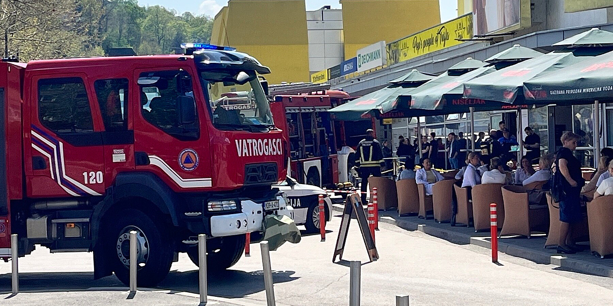 Zbog pojave dima evakuirana robna kuća 