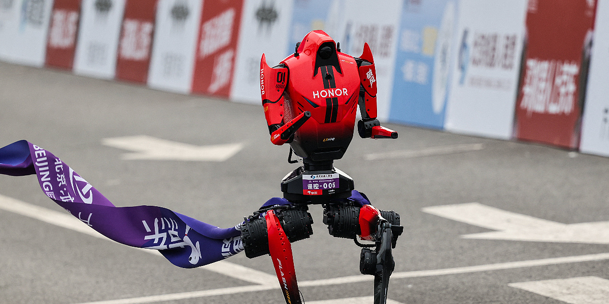 Pao svjetski rekord, ali ga nije oborio čovjek: Humanoidni robot istrčao polumaraton brže od ljudskog rekordera