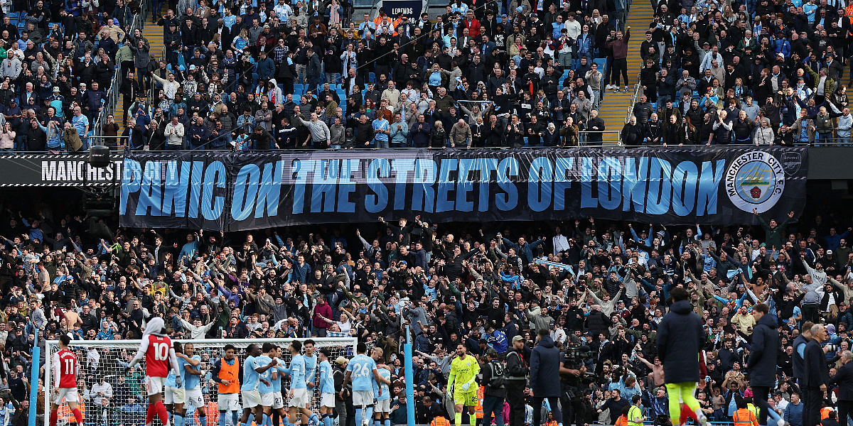 Navijači Cityja istakli unaprijed spreman transparent nakon pobjede protiv Arsenala