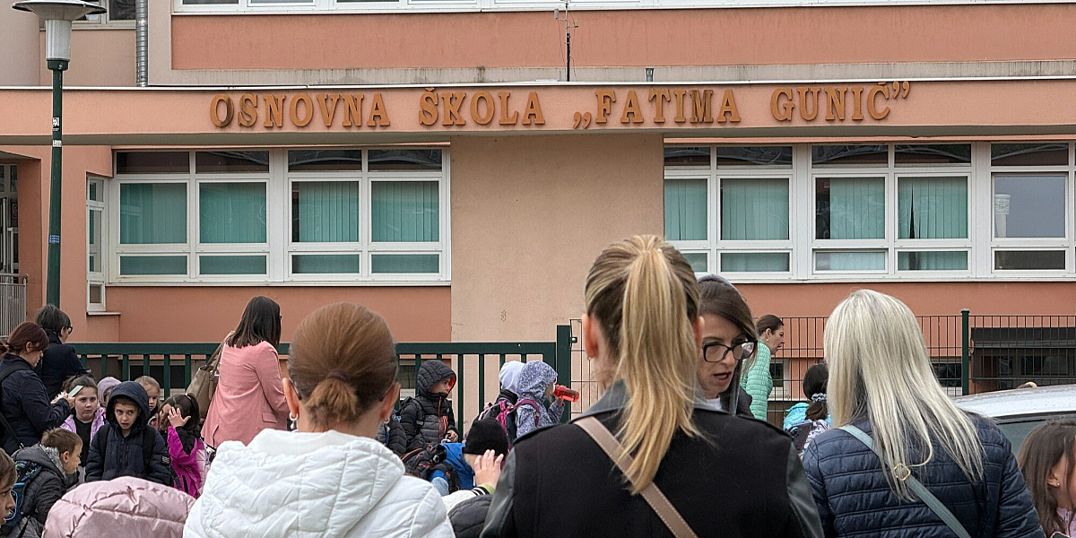 Ponovo stigle dojave o postavljenim bombama u sarajevskim školama: Nastava prekinuta, učenici evakuisani