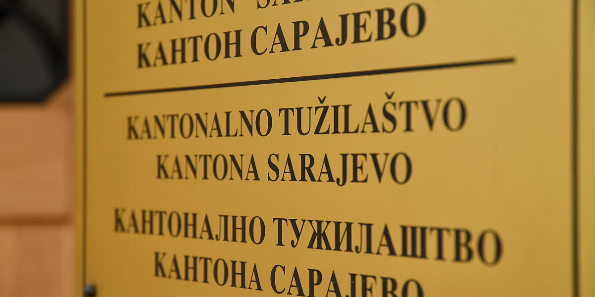 Predložen pritvor za Jakova Hašimovića: Razbijao prozore na vozilima u Sarajevu i krao stvari iz njih