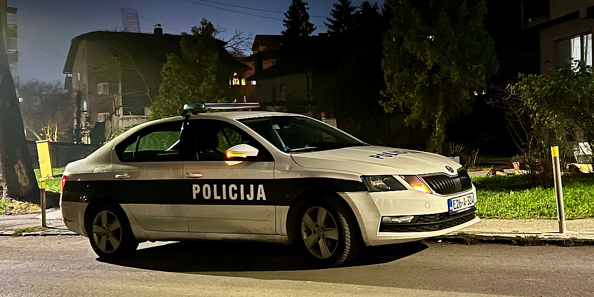 Srebrenik: Muž i žena pronađeni mrtvi, policija utvrđuje uzrok smrti