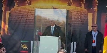 Reza Pahlavi se obraćao iz staklene kutije otporne na metke