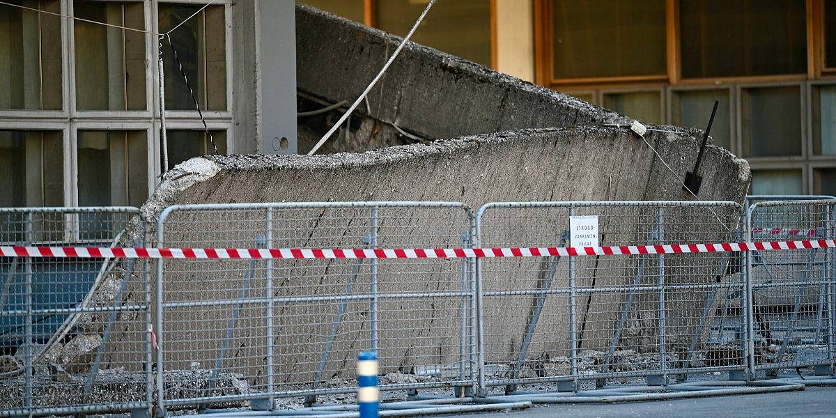 Urušio se dio krova na Centru Skenderija u Sarajevu, pukom srećom izbjegnuta tragedija