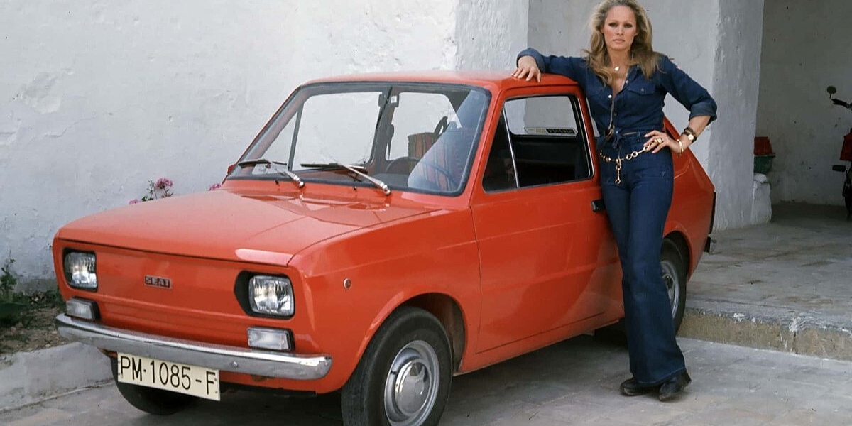 Kako je prva Bond djevojka Ursula Andress unijela glamur u mali Seat 133 i promijenila njegov imidž