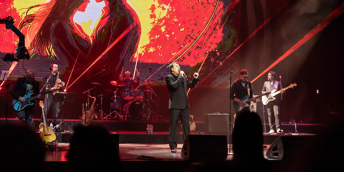 Hari Mata Hari treći put zaredom napunio Sava centar u Beogradu: Publika uglas pjevala njegove hitove