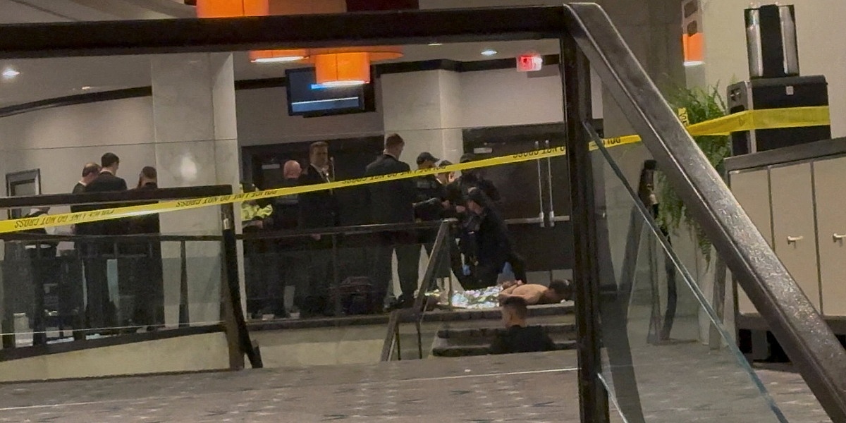 Ko je kriv za propust: Američke službe preispituju mjere osiguranja nakon napada na Trumpovoj večeri