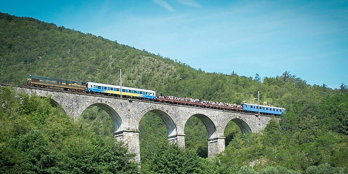 Vlada USK izdvojila 150.000 KM za turistički voz na relaciji Bihać - Bosanska Krupa