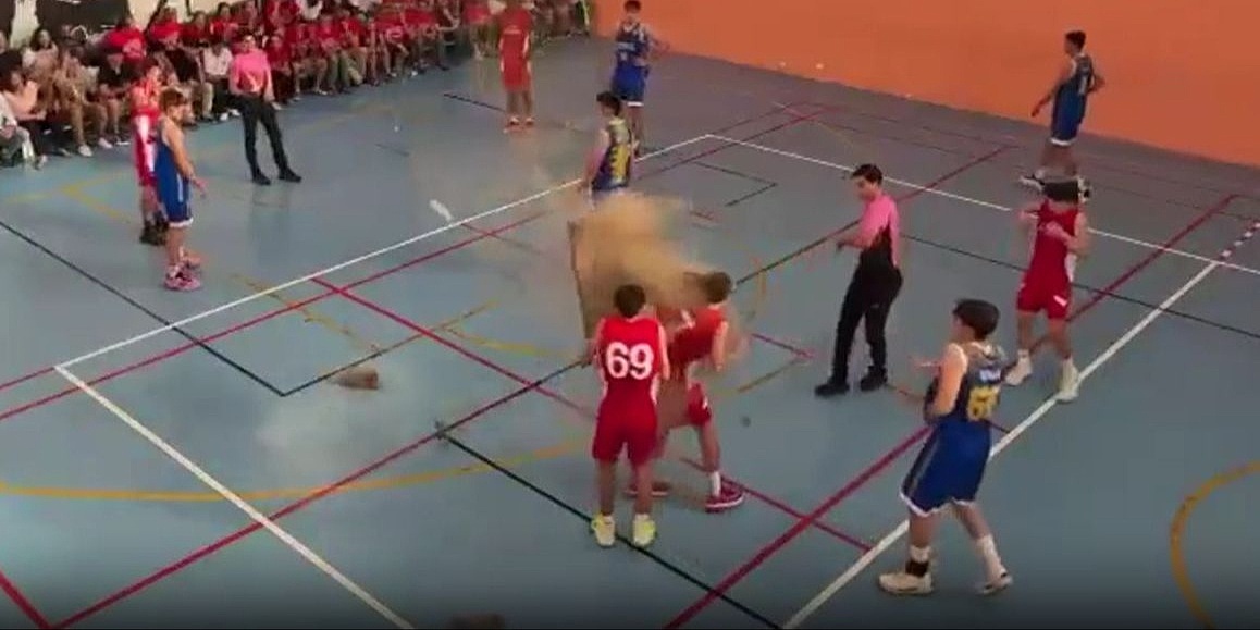 Zastrašujući prizor u Španiji, dio plafona pao na mladog košarkaša