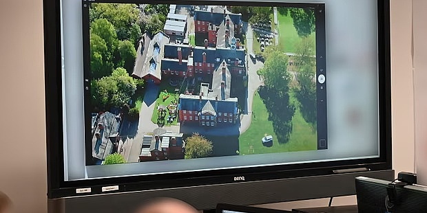 Britanska policija izvršila raciju u sjedištu vjerske grupe, istražuju se navodi o teškim seksualnim deliktima