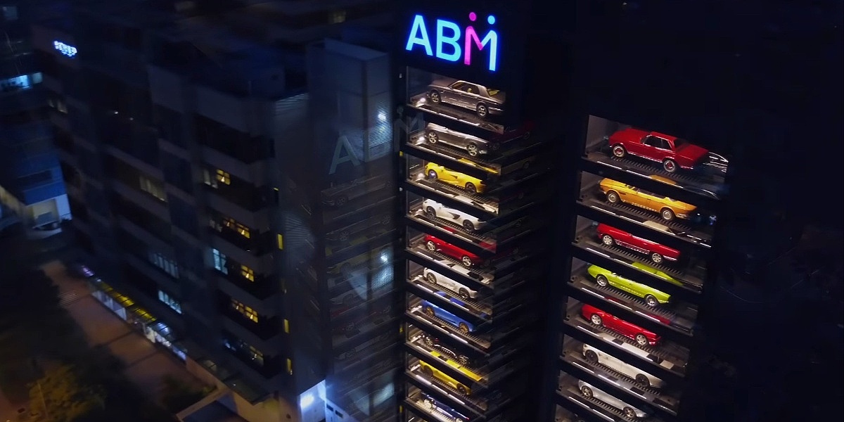 Automat za luksuzne automobile: 15 spratova skupocjenih Ferrarija i Lamborghinija u Singapuru