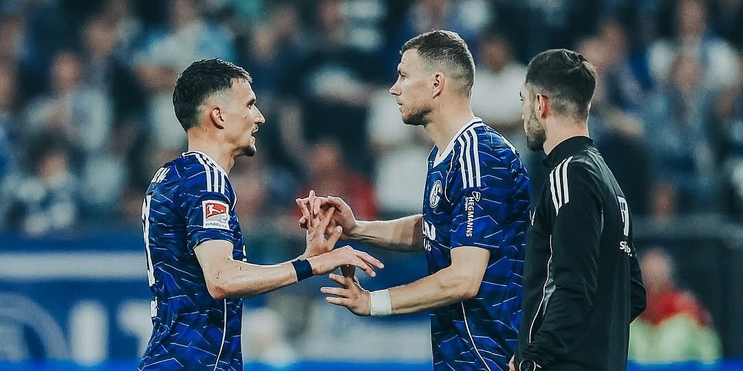 Veltins Arena se naklonila majstoru: Džeko se vratio na teren uz ovacije domaćih navijača