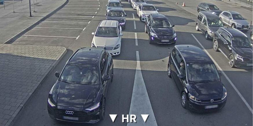 Velike gužve na izlazima iz BiH od ranih jutarnjih sati