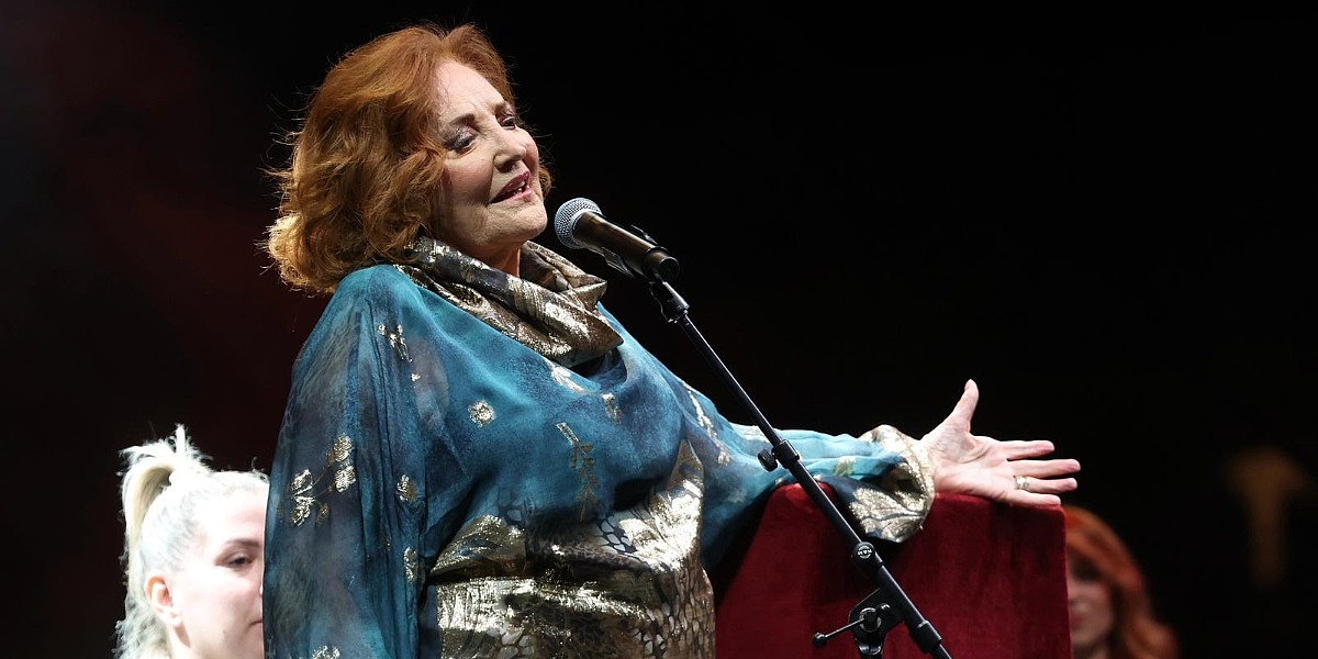 Tereza Kesovija održala oproštajni koncert u Splitu: Kolege je pridržavale na bini, ispraćena uz vatromet
