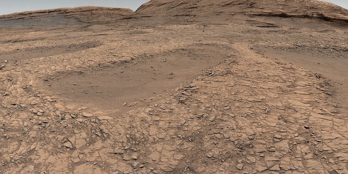 Roveri Curiosity i Perseverance snimili panoramu Marsa