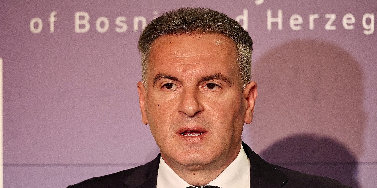 Smajić: Današnje glasanje opozicionih delegata treba biti primjer Trojci kako da se ništa ne isporuči SNSD-u i HDZ-u