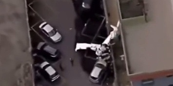Objavljen zastrašujući snimak: Avion odmah nakon polijetanja udario u zgradu