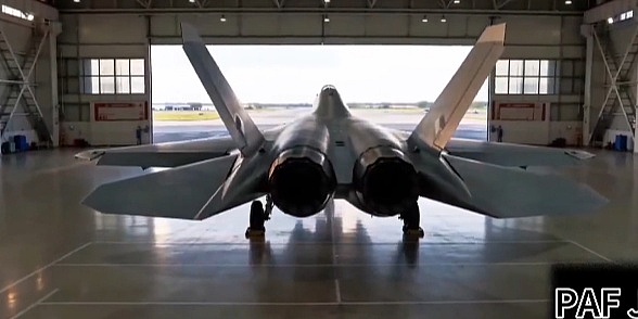 Dobija li Pakistan nevidljivi kineski lovac pete generacije? Kina prvi put predstavila izvoznu verziju aviona J-35A