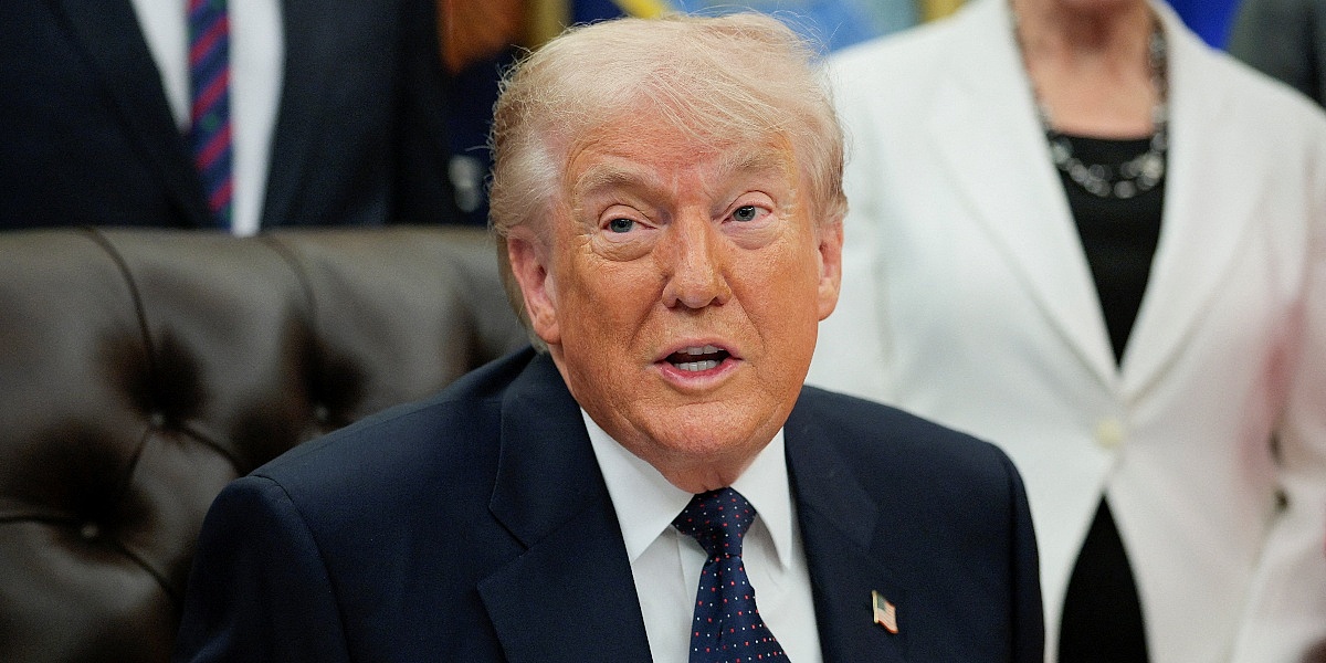 Trump: Privremeno pauziramo 
