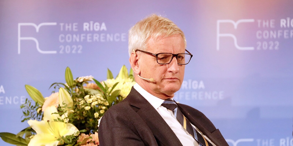 Carl Bildt: Schmidt je bio pod udarom Rusije, a sada ga je oborila Amerika