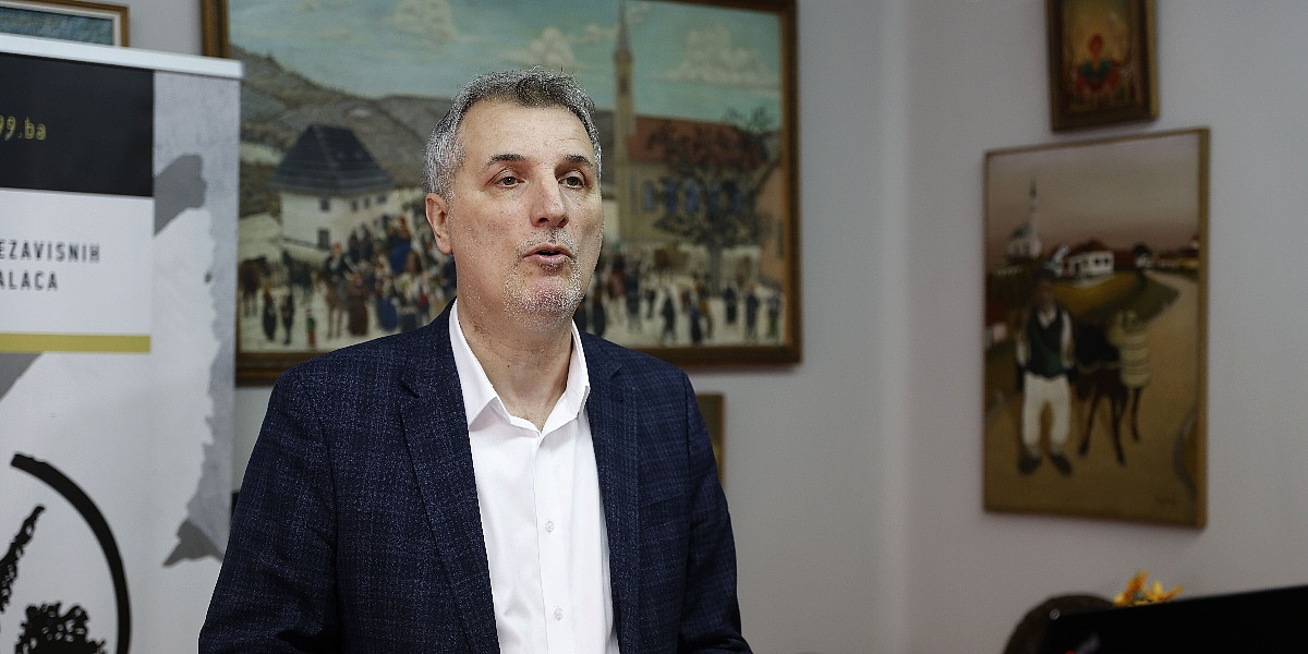 Emir Hadžikadunić: Schmidt je bio poput kisika, međunarodni liberalni intervencionizam je mrtav konj
